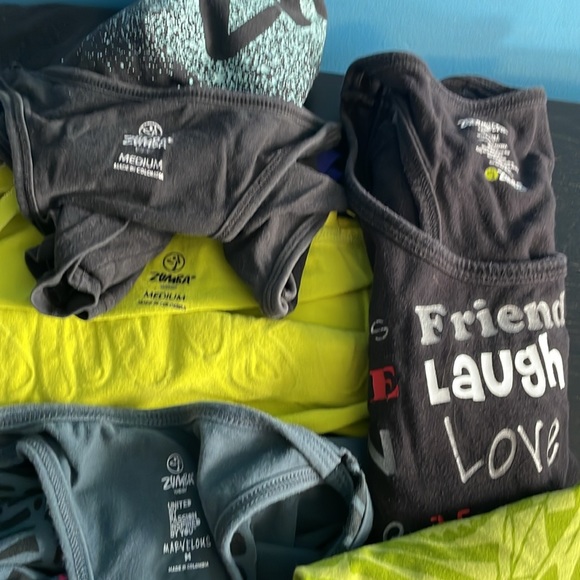 Lot of 8 Zumba tanks, all size medium - Picture 9 of 10